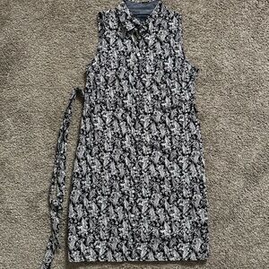 Sleeveless Black and White Patterned Dress